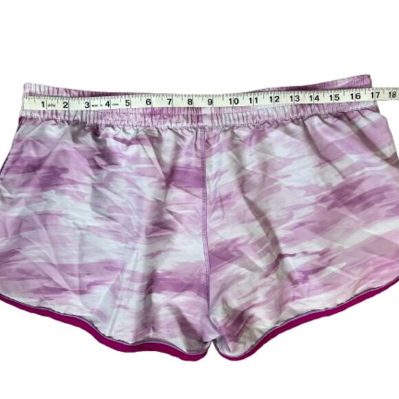 🩷 Heat Gear Women’s Pink Camo Running Shorts - Size L - Picture 7 of 8